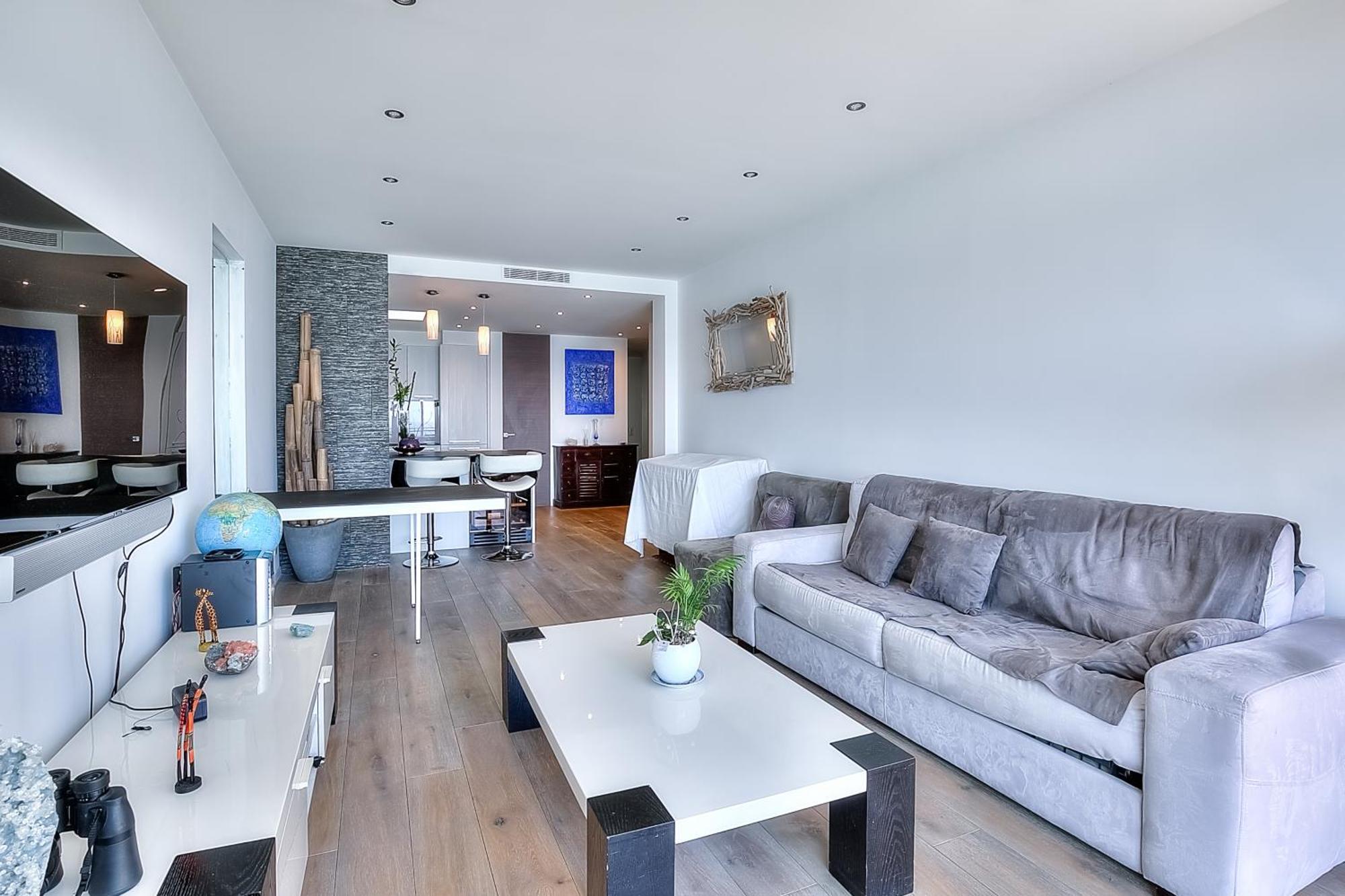 Appartamento Le Florentina, Dernier Etage Avec Terrasse, Vue Sur La Baie Des Anges