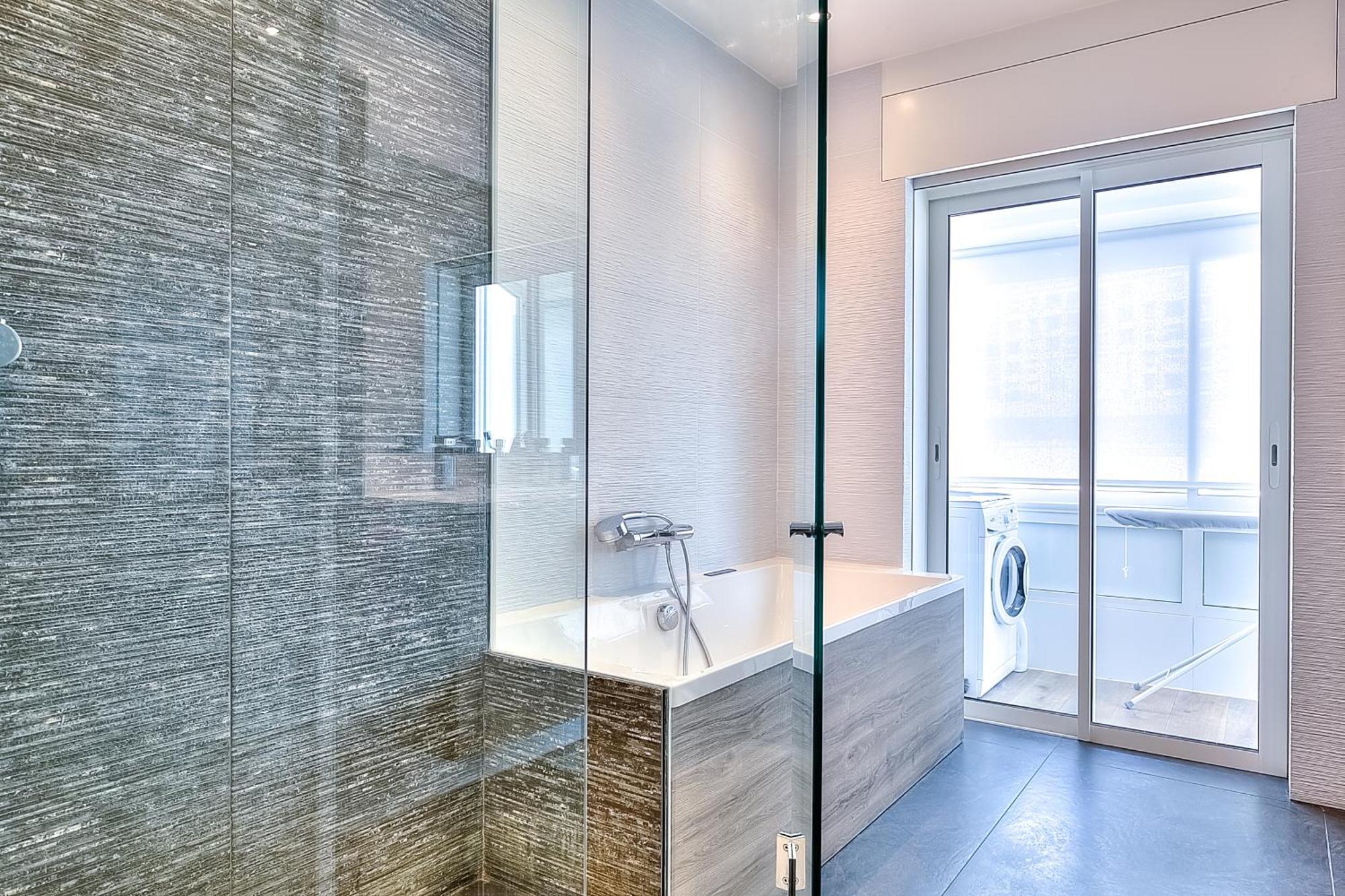 Le Florentina, Dernier Etage Avec Terrasse, Vue Sur La Baie Des Anges Appartamento